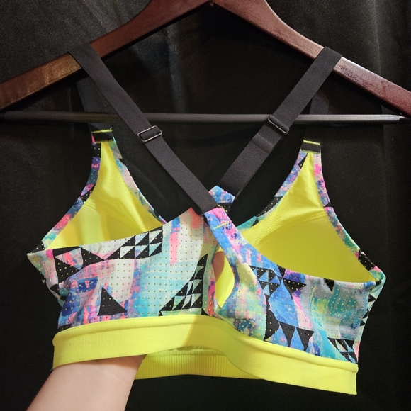 VICTORIA'S SECRET lightly lined comfortable SPORTS BRA 34C - Picture 2 of 4